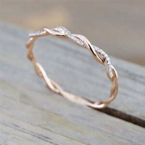 New 18k Rose Gold Plated Ring With Rhinestone Accents For Women size 7